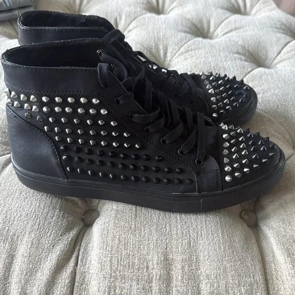 Steve Madden Black Spiked High-Top Sneakers Shoes Mens 11 Punk Studded - Picture 2 of 6